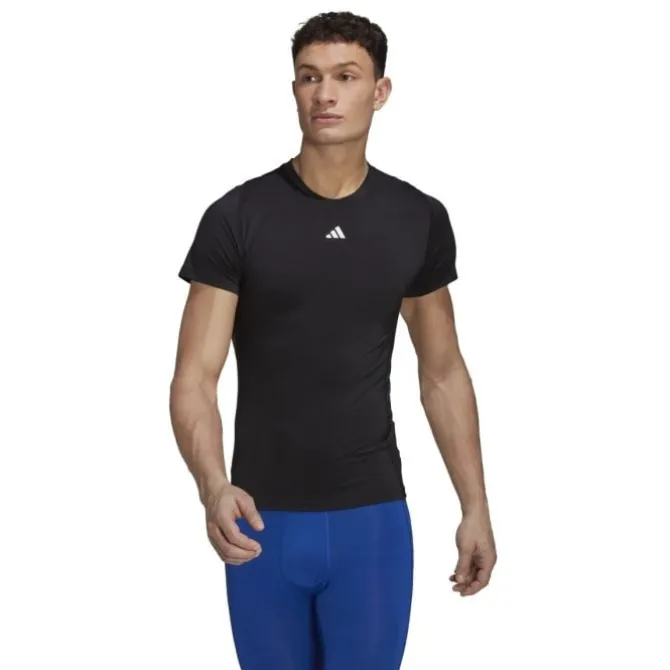 adidas T-paidat Ja Pitkähihaiset^Tech Fit Tee Musta